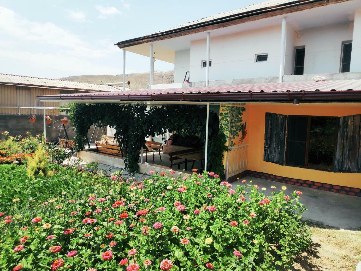 Happy House Hotel Chʼiva Exterior foto